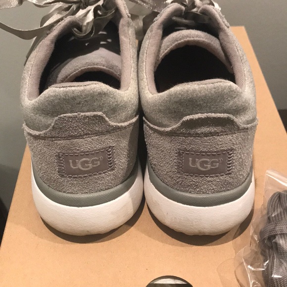 UGG - Picture 3 of 4